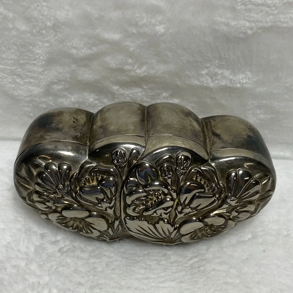 International Silver Company Trinket Box Floral Silverplate‎ Vintage Jewelry